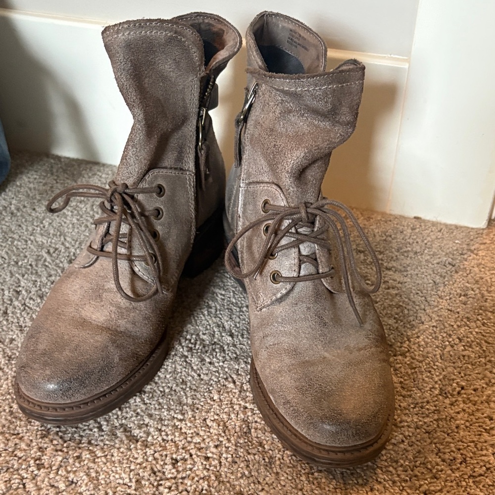 Women’s OTBT taupe Gallivant Leather Boots